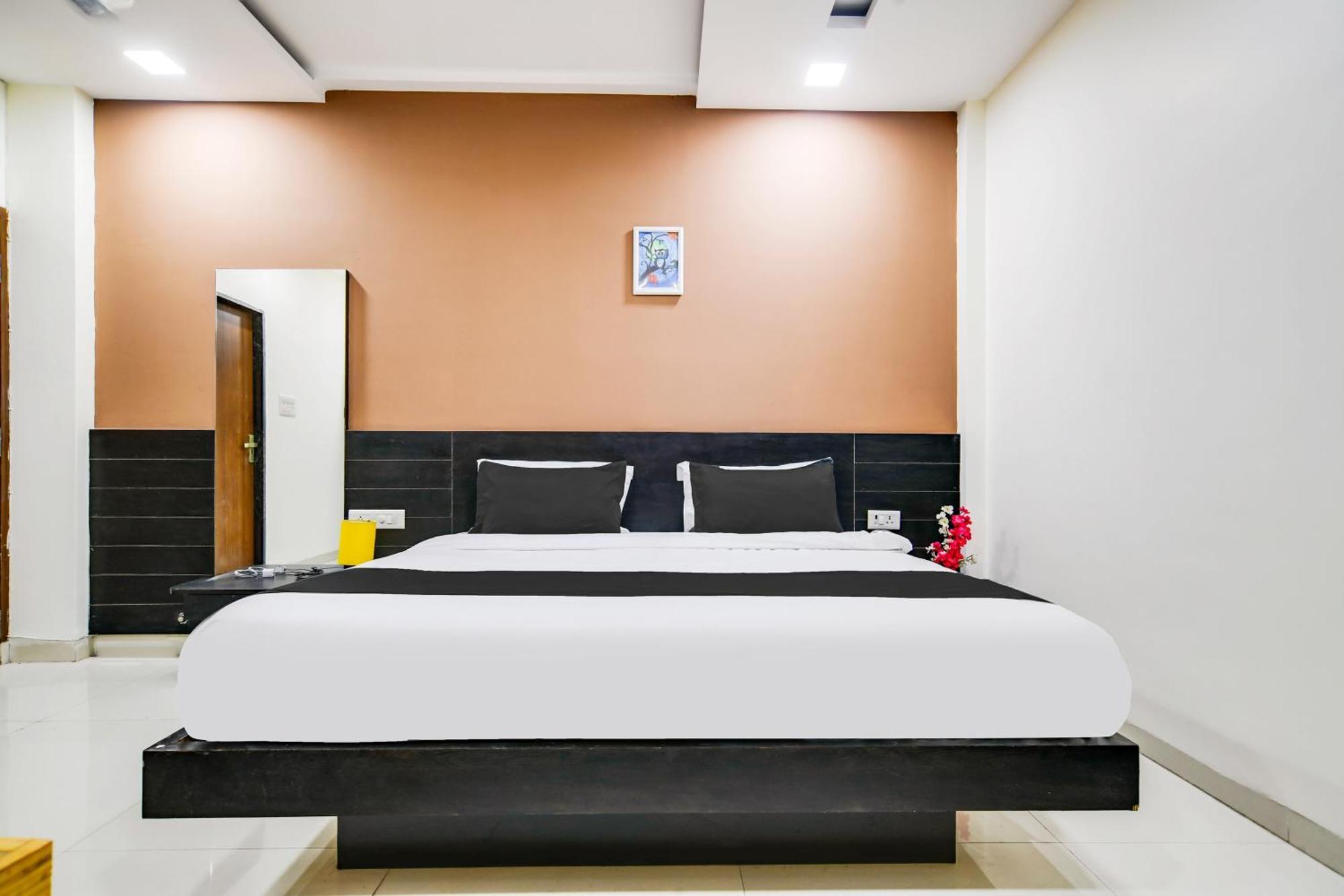 Super Collection O Indore Near Omax City 1 Kanadiya Ngoại thất bức ảnh