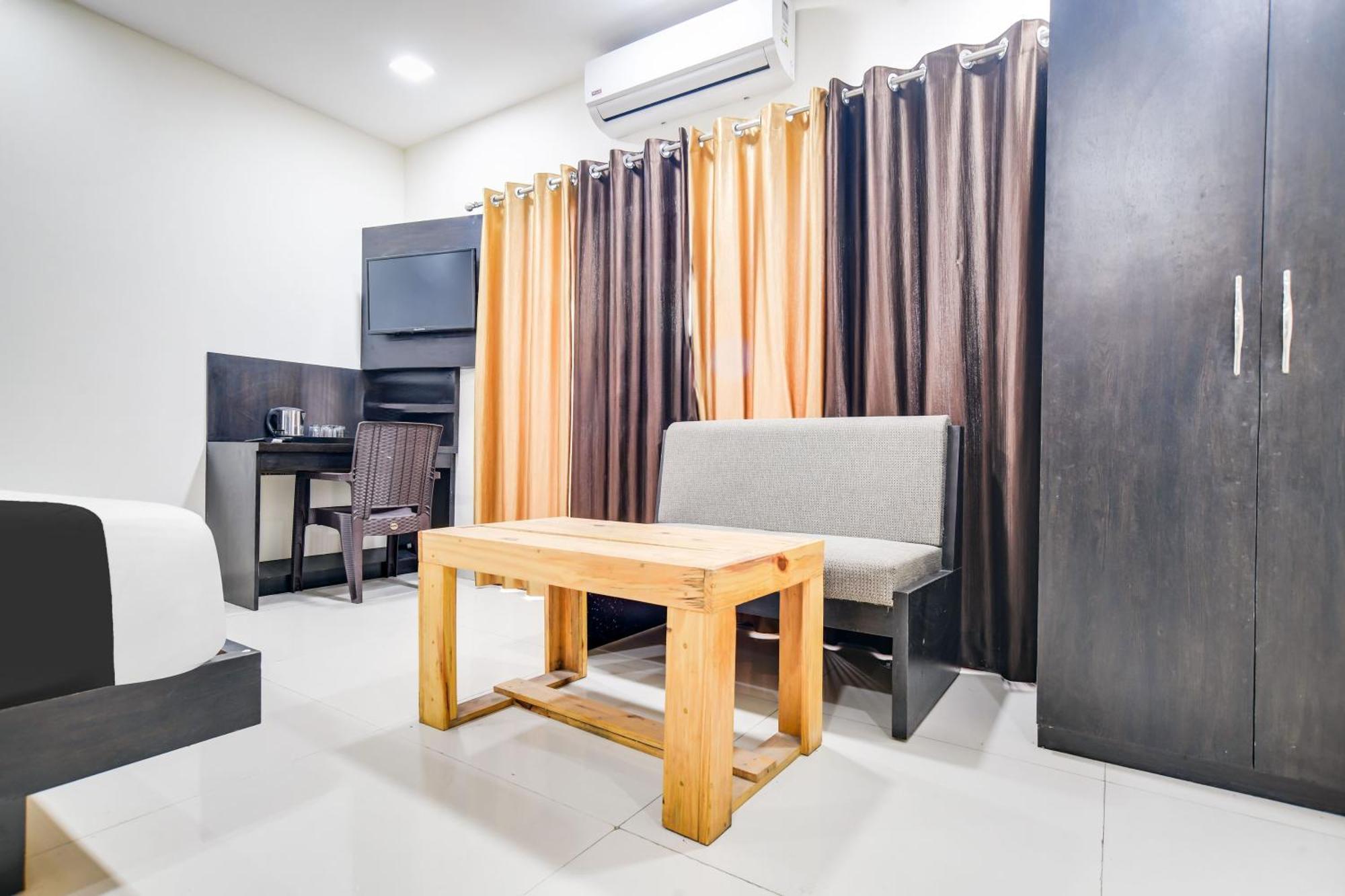 Super Collection O Indore Near Omax City 1 Kanadiya Ngoại thất bức ảnh